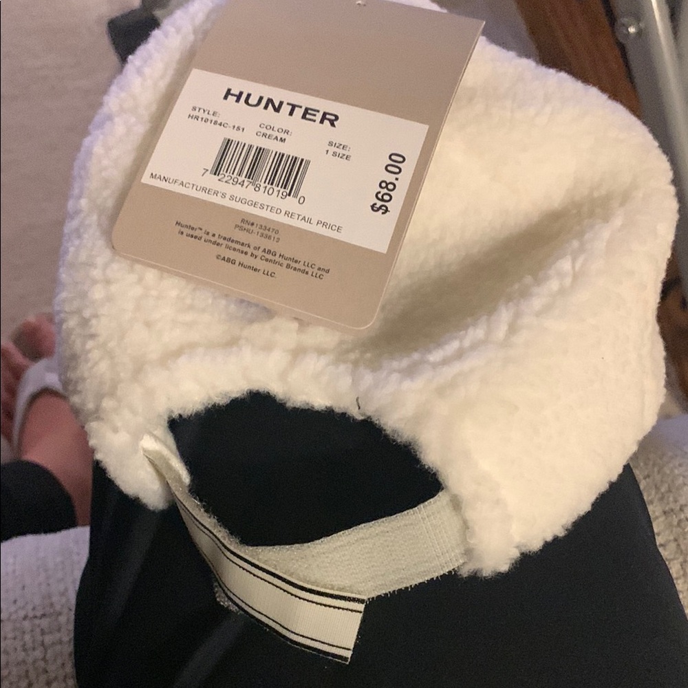Hunter White Fleece Cap - Picture 2 of 5